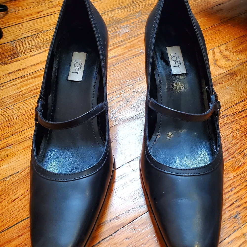 Like new! Ann Taylor Loft Leather Heels